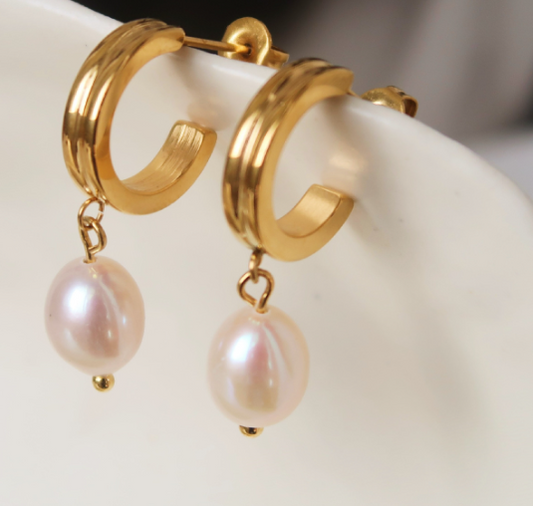 Natural Freshwater pearl earrings C-shaped earrings