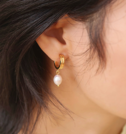 Natural Freshwater pearl earrings C-shaped earrings